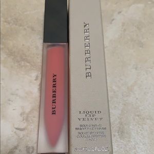 Burberry liquid lip velvet No.25 Peach